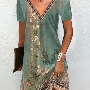 Women's Short Sleeve V-neck Dress NWOT Size 14